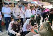 Sidak Harga dan Stok Bahan Pokok, Bupati Anna Bakal Kaji Perbaikan Pasar