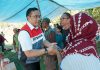 Gempa M7,7 Guncang Flores, Dirut Pertamina Turun Langsung Salurkan Bantuan untuk Warga Terdampak