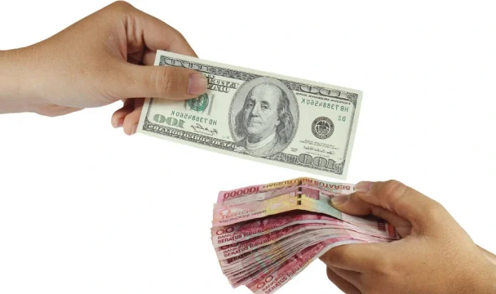 Rupiah Tergelincir ke Level Rp15.160/USD