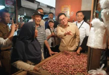 Harga dan Pasokan Bapok di Pasar Raya Padang Tetap Stabil, Mendag Pantau Langsung