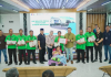 KAI Services Apresiasi 53 Porter di Stasiun Bandung, Pak Sunarto Terima Bantuan