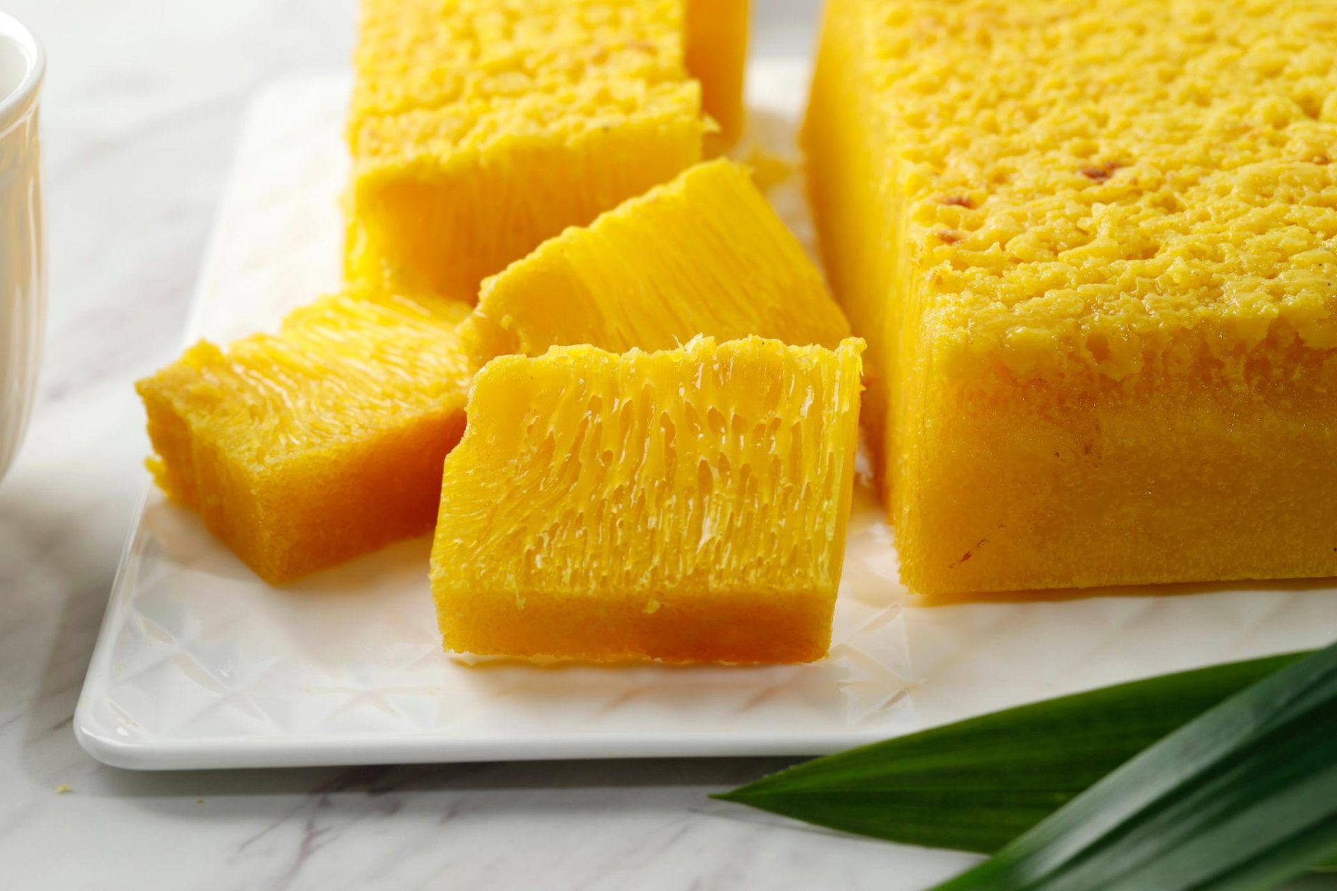 10 Makanan Khas Sumatera Utara yang Wajib Dicoba, dari Bika Ambon ...